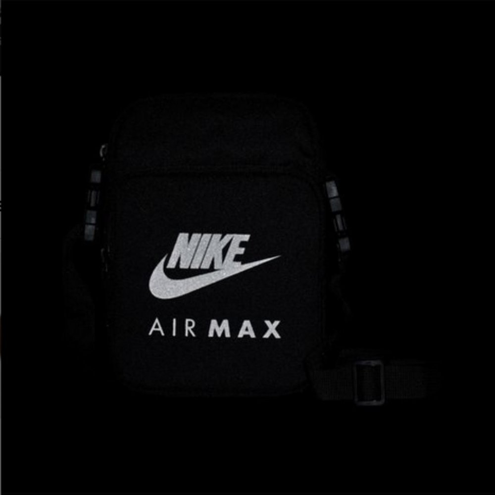 Nike Unisex Air Max 2.0 Brasilia 26L Crossbody Messenger Bag - Picture 4 of 5